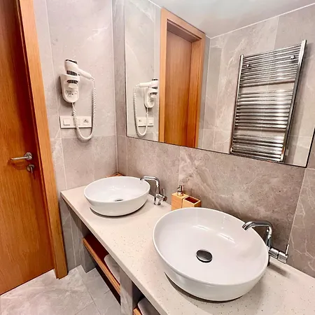 Hotel Raj Zdravia *
