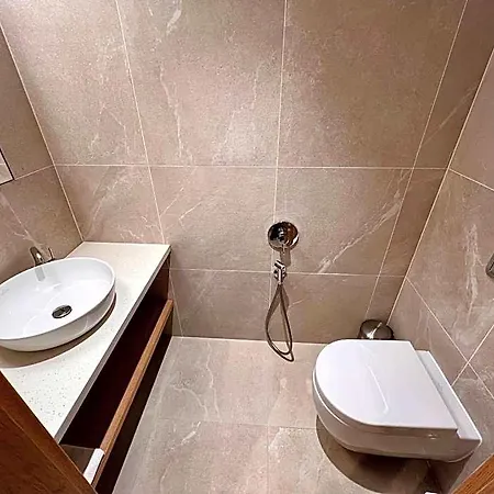 Hotel Raj Zdravia *