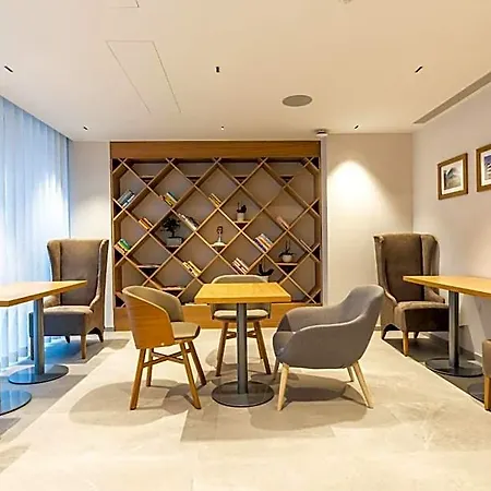 Hotel Raj Zdravia *