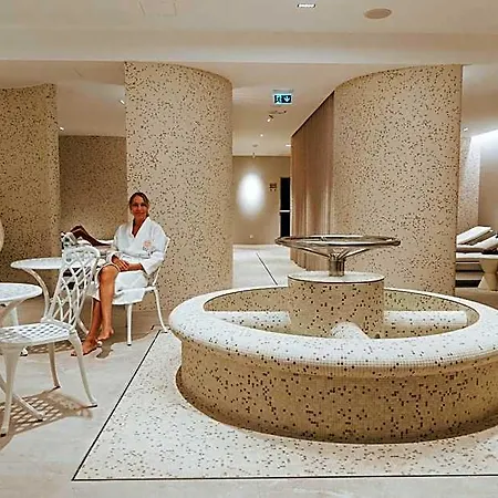 Hotel Raj Zdravia *