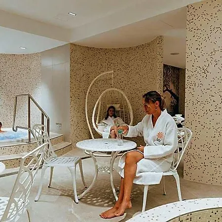 Raj Zdravia Hotel