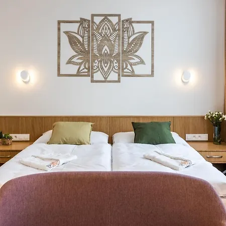 Raj Zdravia Otel