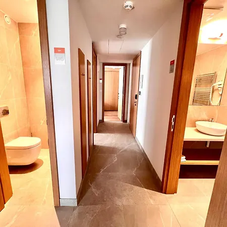 Raj Zdravia Otel *