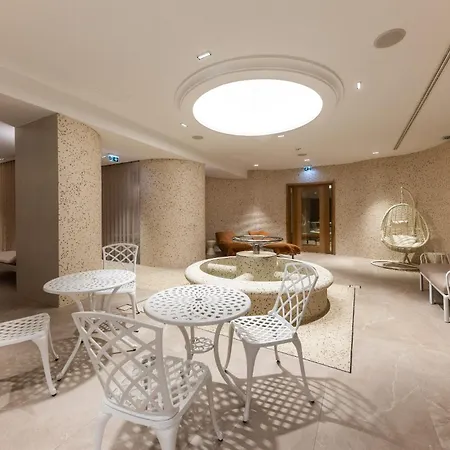 Raj Zdravia Otel *
