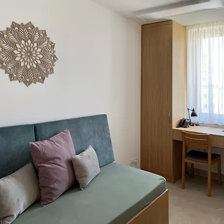 Raj Zdravia Otel *